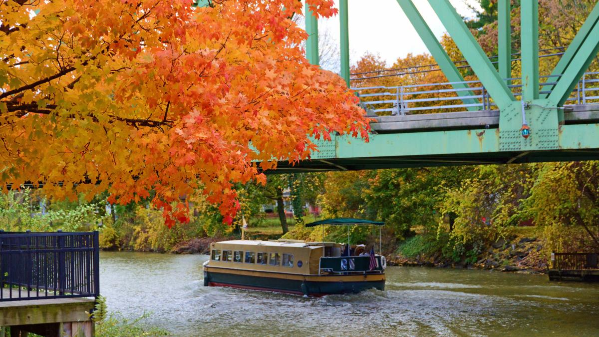 Boating on Erie Canal, Best things to do in Rochester NY this weekend.