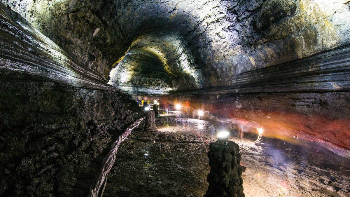 Geomunoreum Lava Tube System - Manjanggul caves in Jeju Island