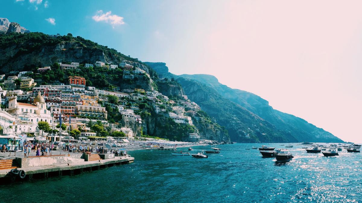 Romantic experiences in Positano - Discover Amalfi Coast on a boat with snorkeling