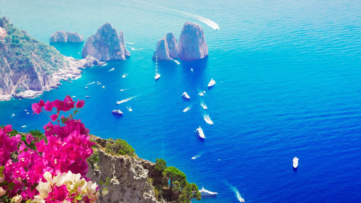 Romantic experiences in Positano - Private Capri and Blue Grotto boat tour