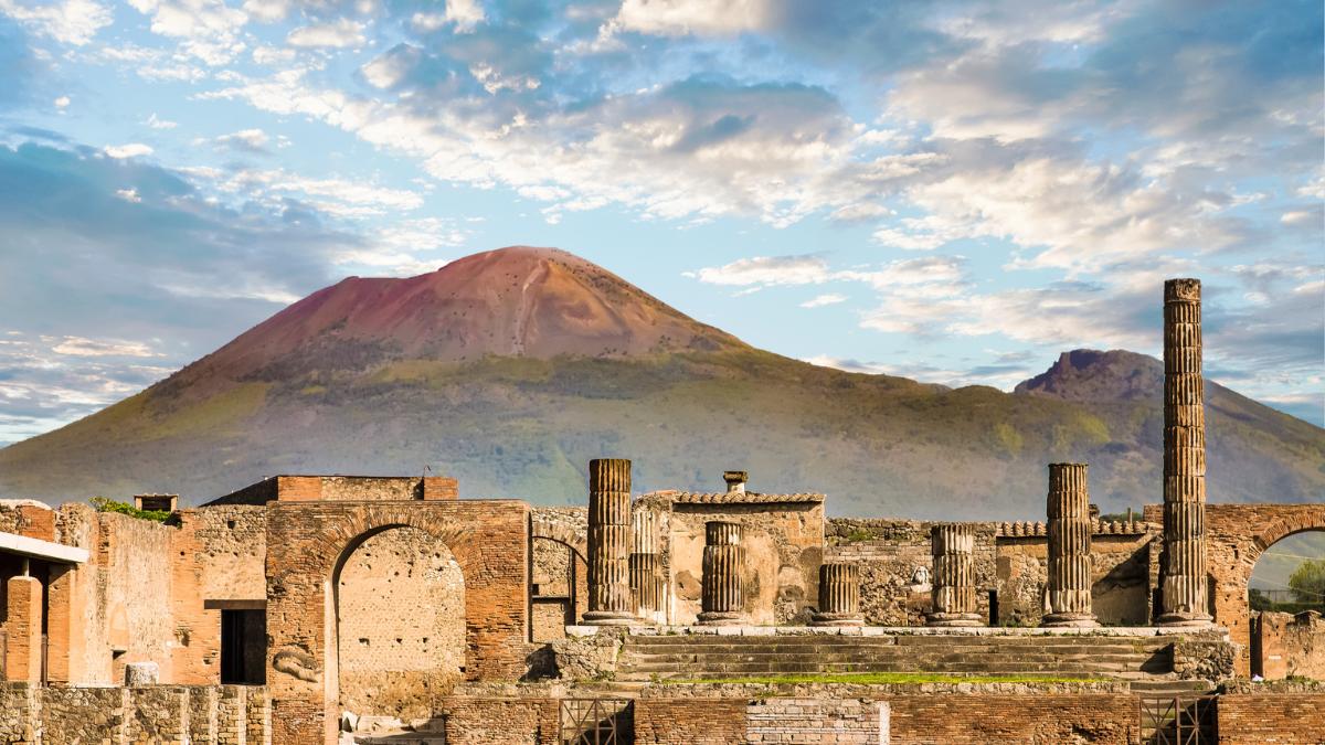 Romantic experiences in Positano - Private Pompeii and Amalfi Coast tour