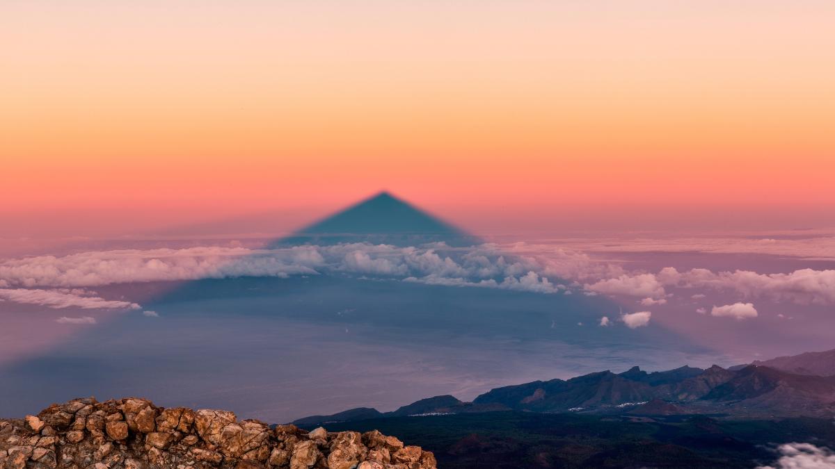 Best Romantic Things to Do in Tenerife for Adoring Couples - Sunset and Stargazing at Teide National Park
