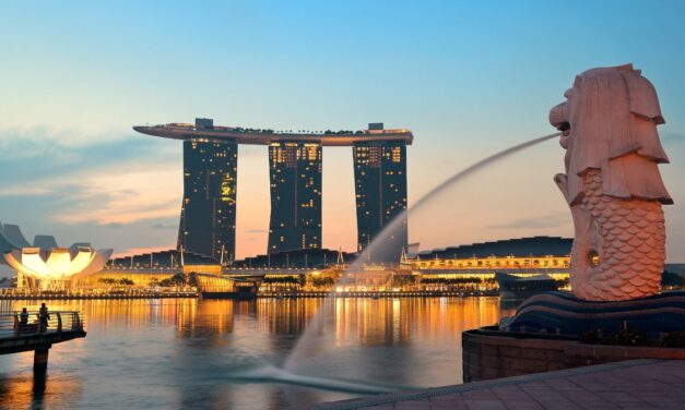 Which is the best area to stay in Singapore for tourists?